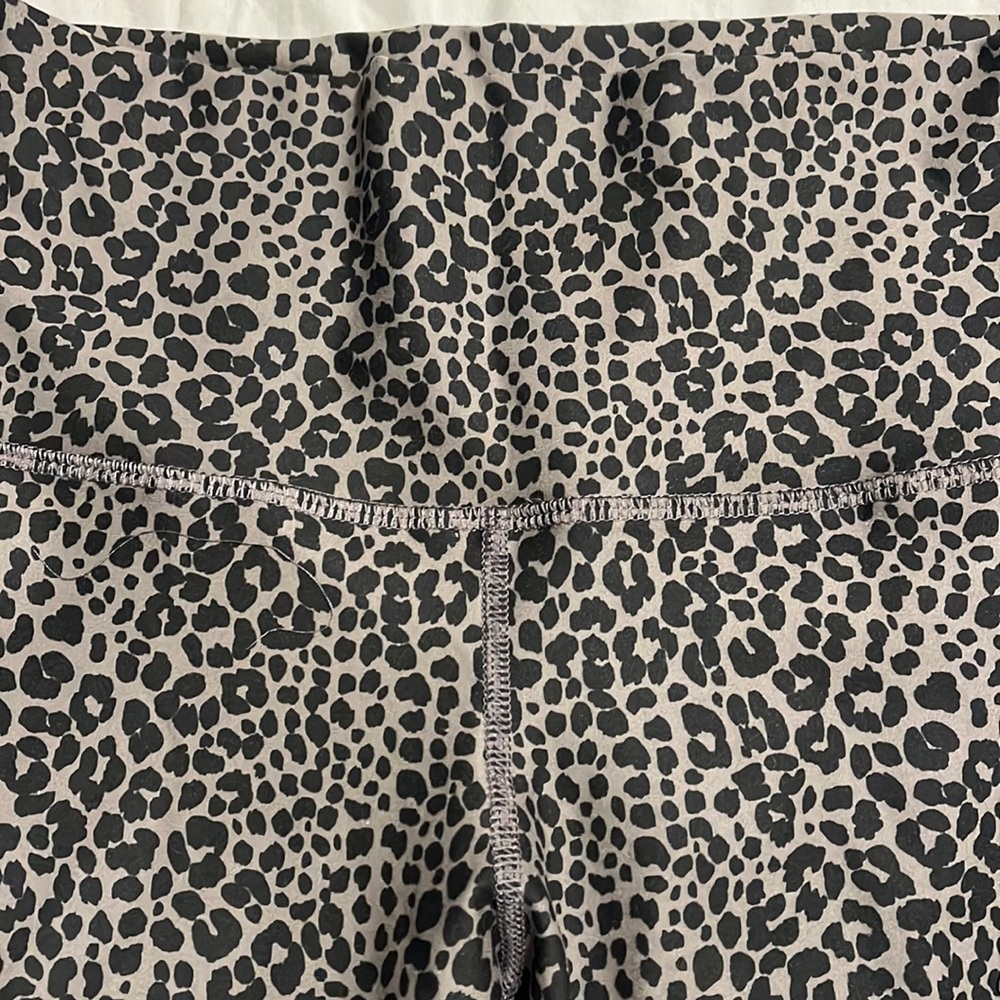 Cheetah leggings nwt size medium